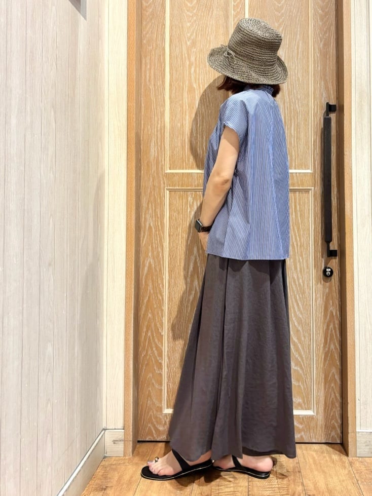 meiさんの「SHOO･LA･RUE｜【洗える/S-LL】プチフリル襟が女性らしい フレンチスリーブシャツ」を使ったコーディネート