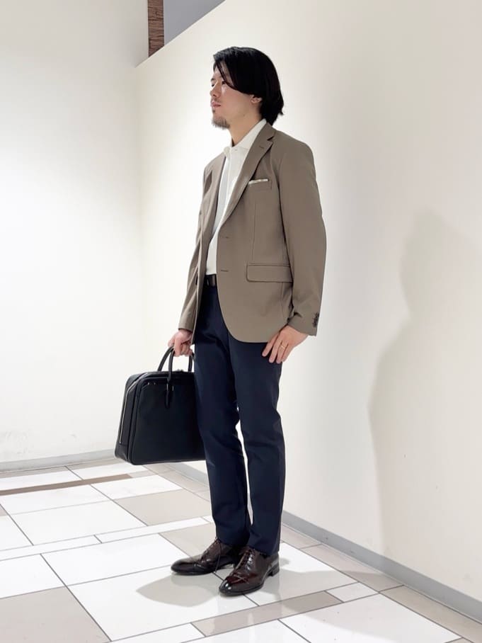 及川さんの「TAKEO KIKUCHI｜【360&deg;ストレッチ／セットアップ対応】None Of Stress ジャケット」を使ったコーディネート