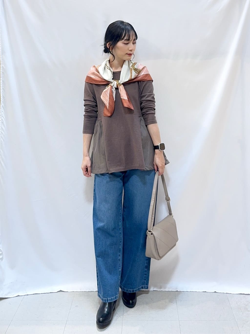 𝐇𝐢𝐫𝐨𝐦𝐢さんの「SHOO･LA･RUE｜【洗濯機可/S-LL/体型カバー】異素材きりかえ Aラインニット」を使ったコーディネート