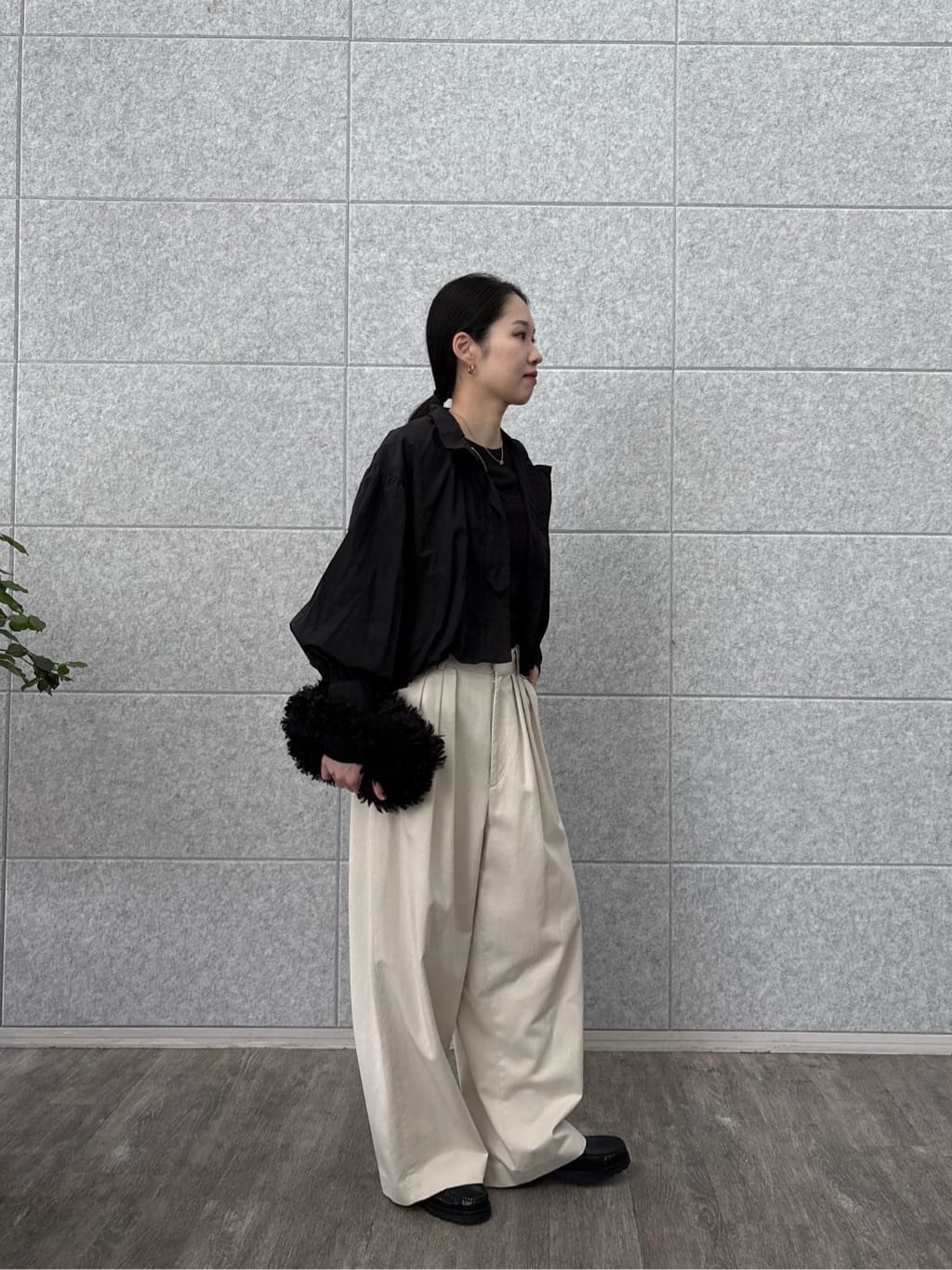 ひなさんの「INDIVI｜タンクレイヤーフライスカットソー」を使ったコーディネート