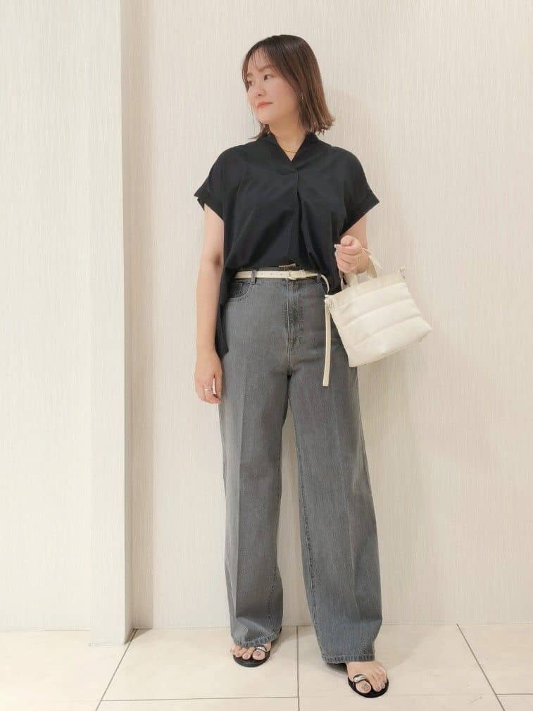 naokoさんの「UNTITLED｜【洗える/スキッパー】フレンチスリーブシアーブラウス」を使ったコーディネート