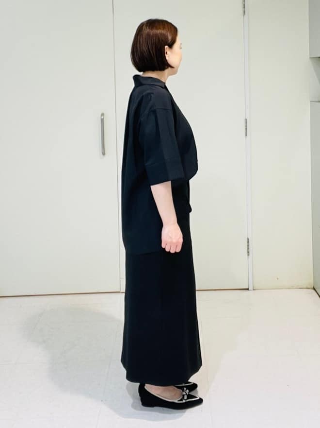 yuka.fさんの「UNTITLED｜【UVカット/接触冷感/吸水速乾/ゆったり】V開きネックシャツ」を使ったコーディネート