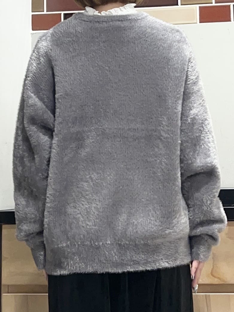 かのさんの「THE SHOP TK｜ベルベットフェザー ロゴニットプルオーバー」を使ったコーディネート