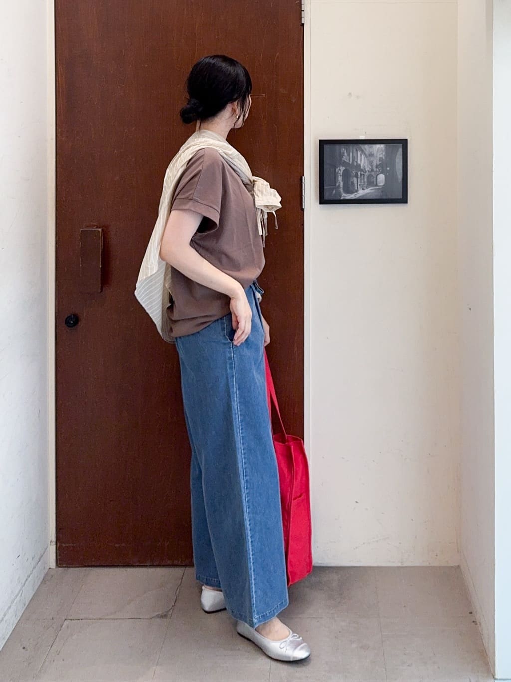𝐇𝐢𝐫𝐨𝐦𝐢さんの「SHOO･LA･RUE｜【S-LL】程よい透け感 ストライプ柄 お袖ギャザーデザインシャツ」を使ったコーディネート