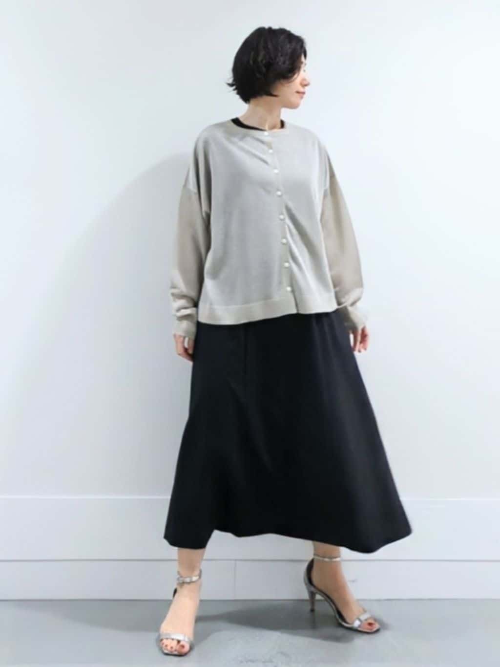 ミズタさんの「UNTITLED｜【前後2WAY/アンサンブル可/ゆったり】シアーカーディガン」を使ったコーディネート