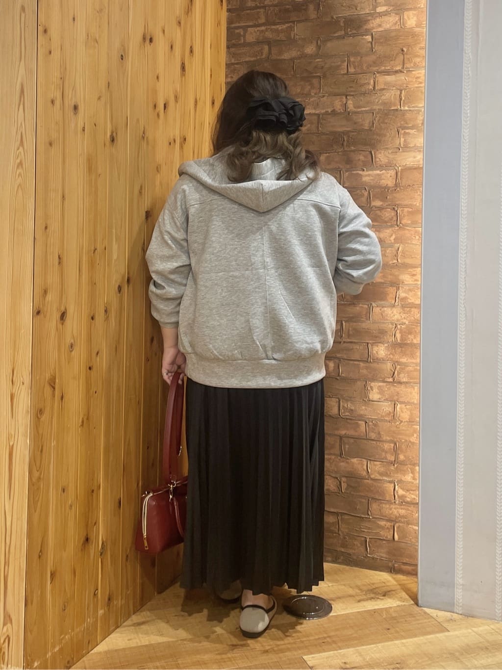 Risaさんの「SHOO･LA･RUE｜【S-LL】インせず決まる 背中タック入り パフ袖トップス」を使ったコーディネート