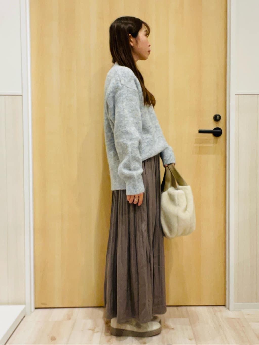 minamiさんの「SHOO･LA･RUE｜ファー2層2WAYトートバッグ」を使ったコーディネート