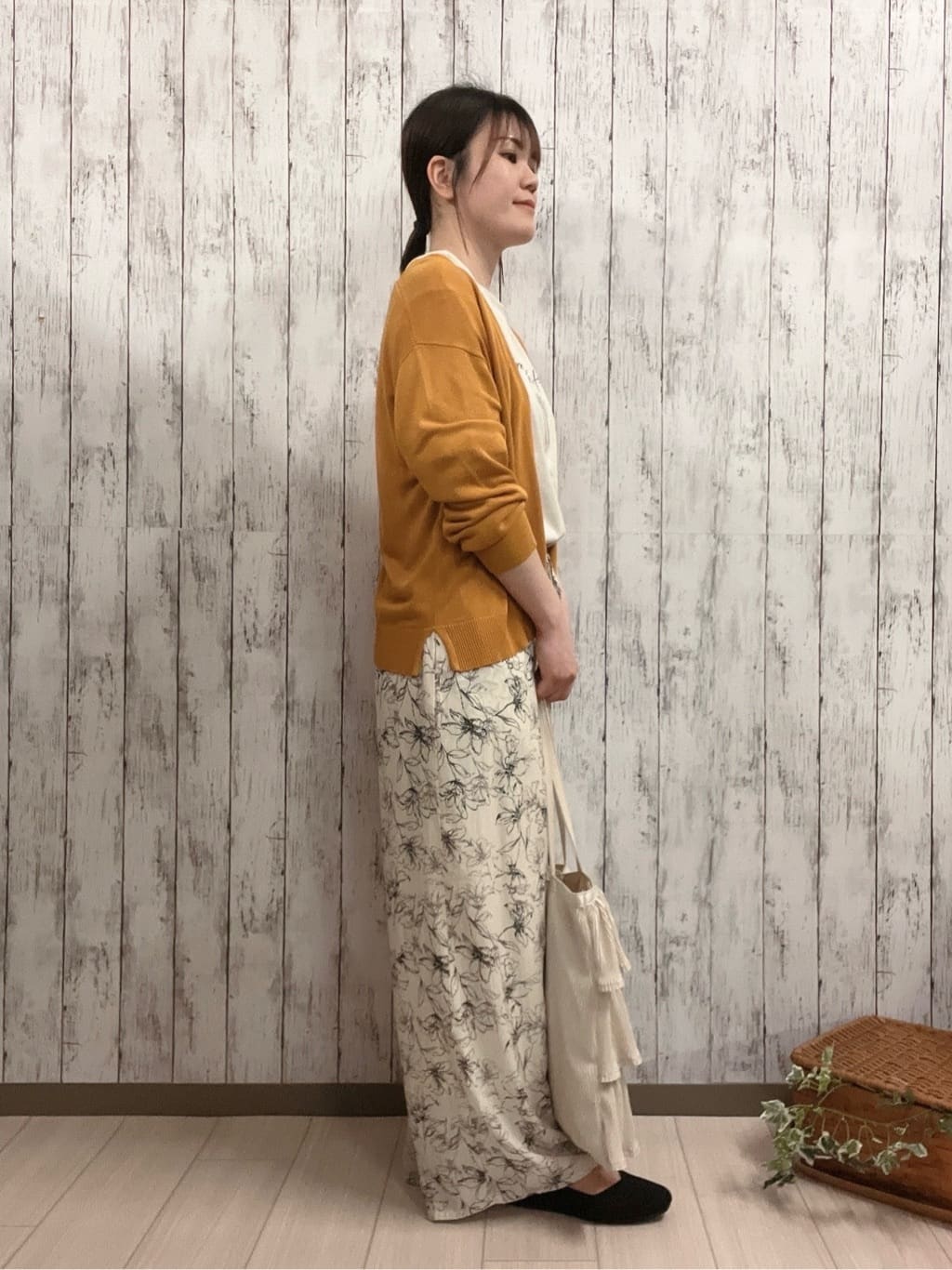 シカさんの「SHOO･LA･RUE｜◆【選べる4柄】コットンプリントロゴTシャツ」を使ったコーディネート
