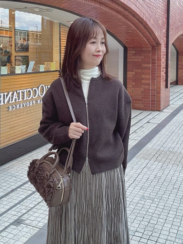 makiさんの「UNTITLED｜【ゆったりサイズ／着丈短め】ジップニットカーディガン」を使ったコーディネート