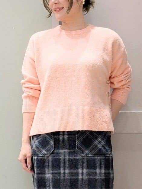 kuwawaさんの「grove｜【洗える】レイヤードにもおすすめ！サイド釦ニット」を使ったコーディネート