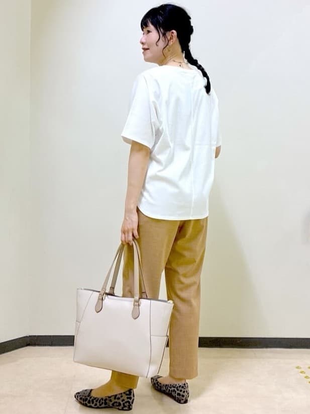  beni_gingerさんの「Reflect｜【マシンウォッシュ可／ウエストゴム仕様】キレイめリラクシーパンツ」を使ったコーディネート