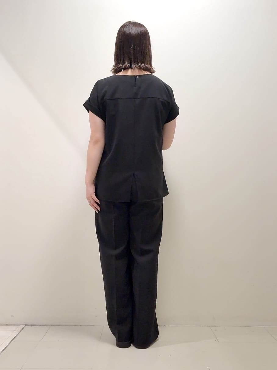 YUIさんの「UNTITLED｜【前開きボタン/ベルト付/羽織シャツ/】2WAYトレンチ風ワンピース」を使ったコーディネート