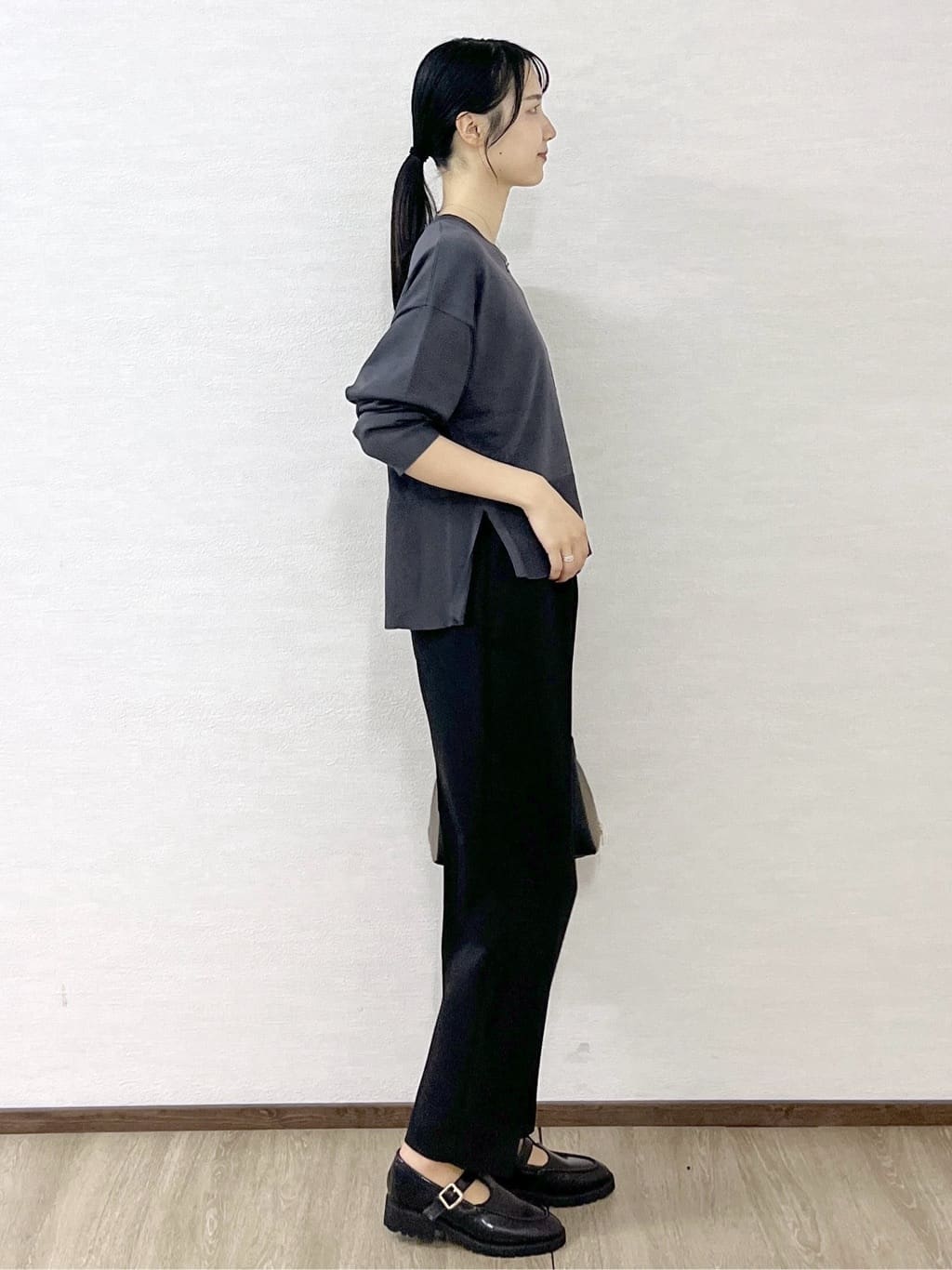 sachikoさんの「OPAQUE.CLIP｜《ツインセット》リラクシーサイドスリットニット&times;ドッキングタンク【洗濯機洗い可】」を使ったコーディネート