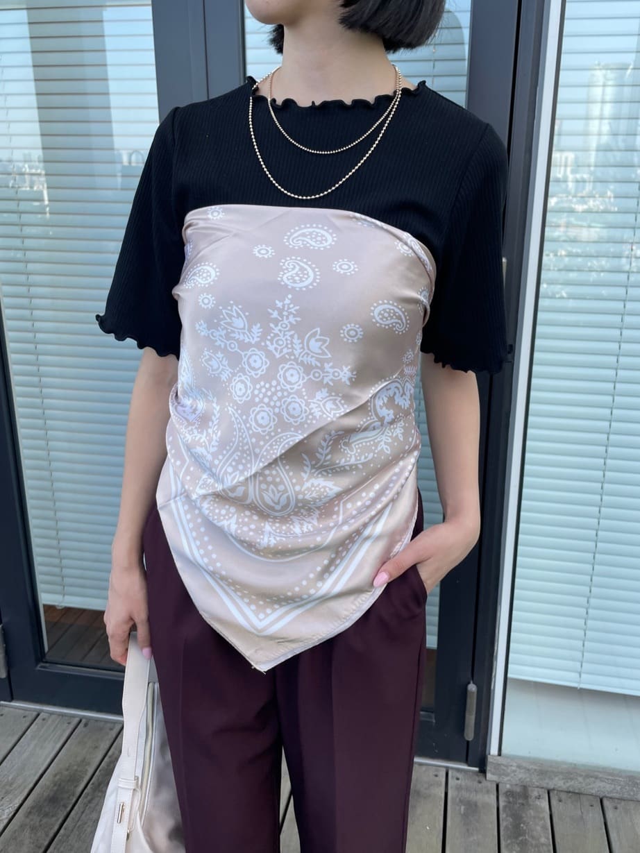 NATSUMIさんの「grove｜大判プリントスカーフ」を使ったコーディネート