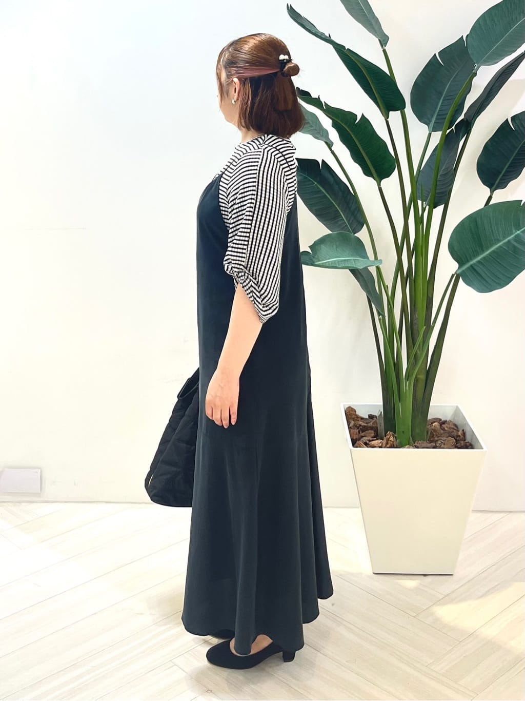 Tomoさんの「UNTITLED｜【洗える/肩紐調節可能】パウダーキャミワンピース」を使ったコーディネート