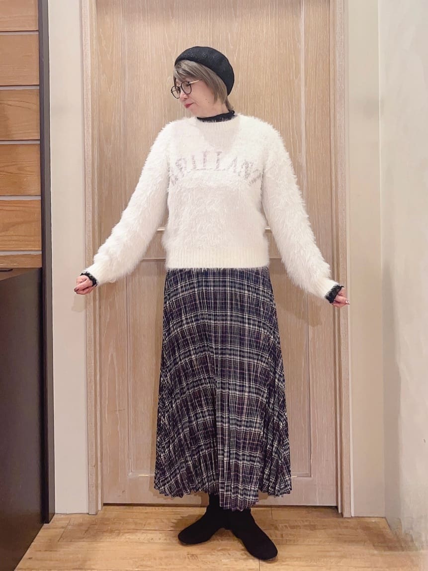ハリーさんの「SHOO･LA･RUE｜ラメ入りバスクベレー」を使ったコーディネート