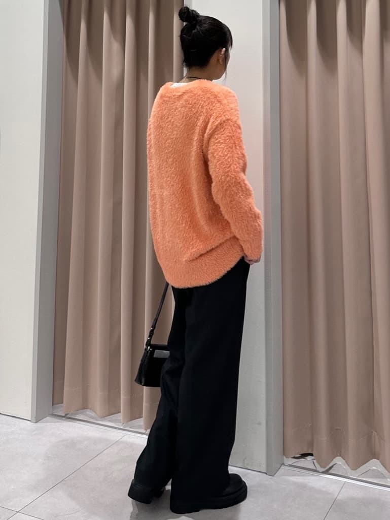 cottonさんの「THE SHOP TK｜【ふわふわあったか】フェザーカーディガン」を使ったコーディネート