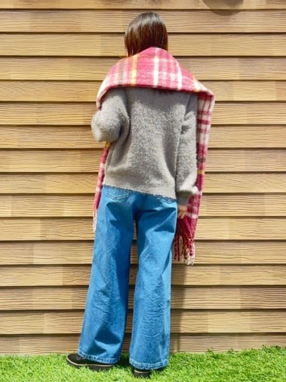 himiさんの「SHOO･LA･RUE｜【高レビュー/S-LL】脚のラインを拾いにくい デニムワイドパンツ」を使ったコーディネート