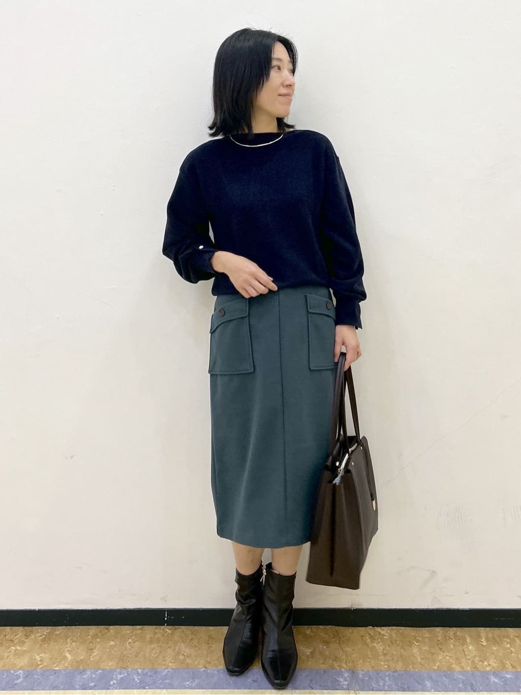 su.さんの「index｜ラメガーター編みボートネックニット【洗濯機OK】《8col／XS～LL》」を使ったコーディネート
