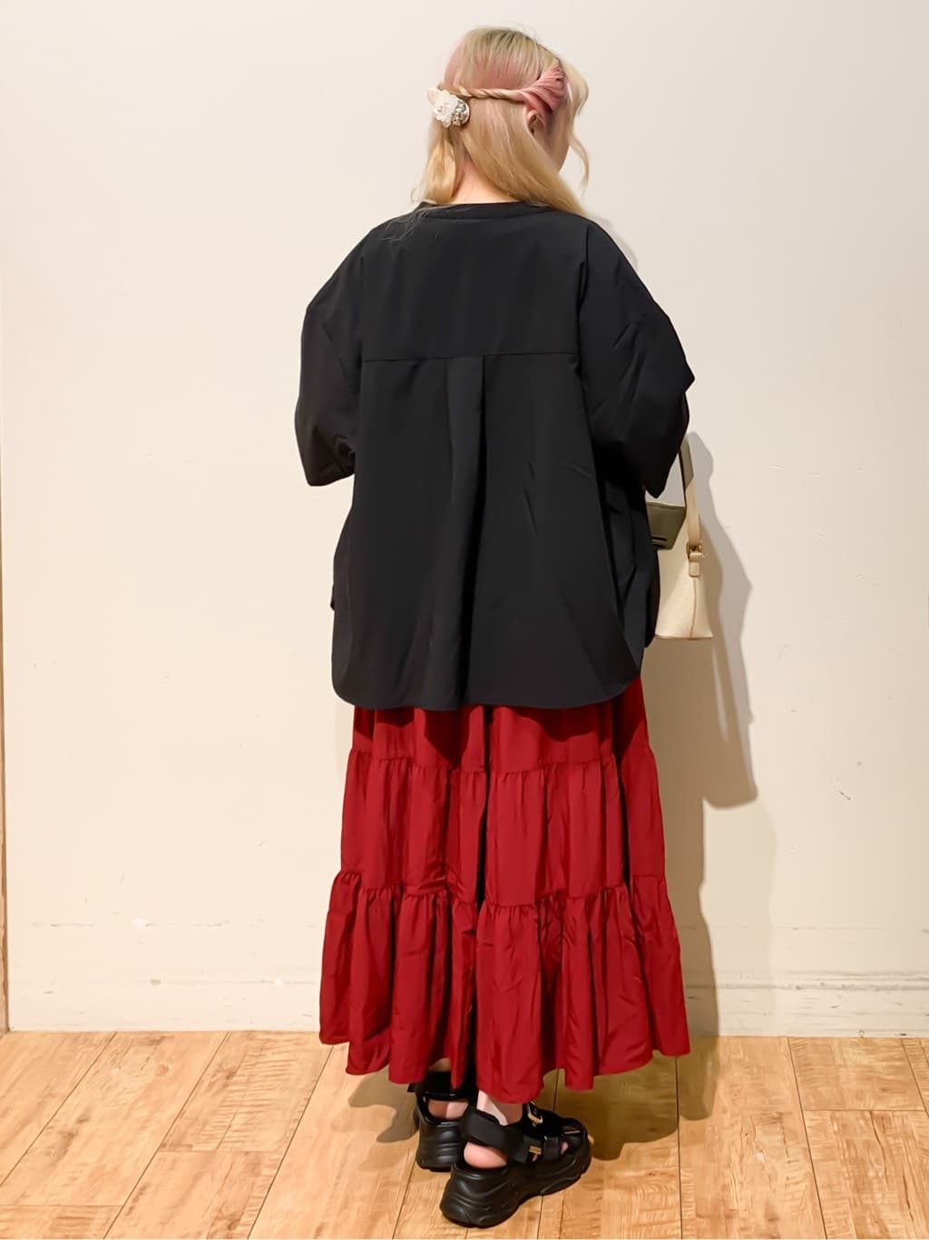 MEGさんの「SHOO･LA･RUE｜【S-LL/ひんやり/UV】選べる6柄でそれぞれ欲しくなる プリントTシャツ」を使ったコーディネート