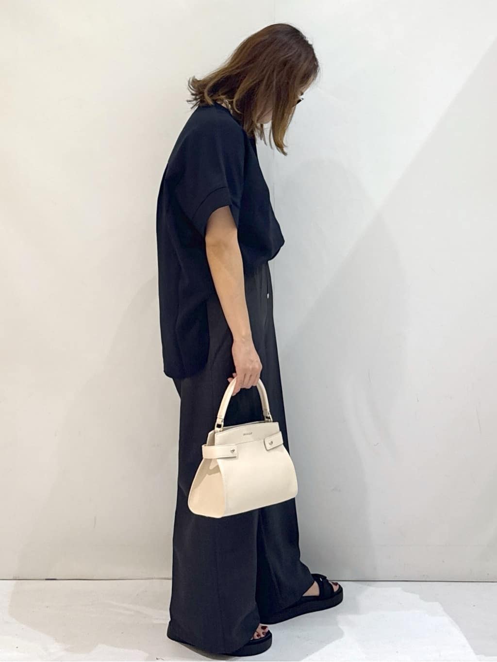 やすさんの「OPAQUE.CLIP｜《5色展開／SS-LLサイズ》スキッパー金ボタンブラウス／セットアップ対応【防シワ／ストレッチ／洗濯」を使ったコーディネート