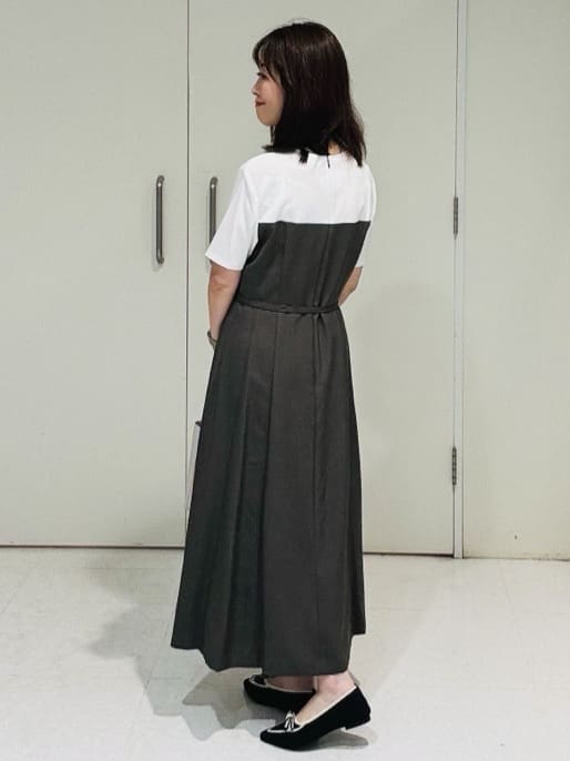makiさんの「UNTITLED｜【きれいめカジュアル/セミフレア】異素材ドッキングワンピース」を使ったコーディネート