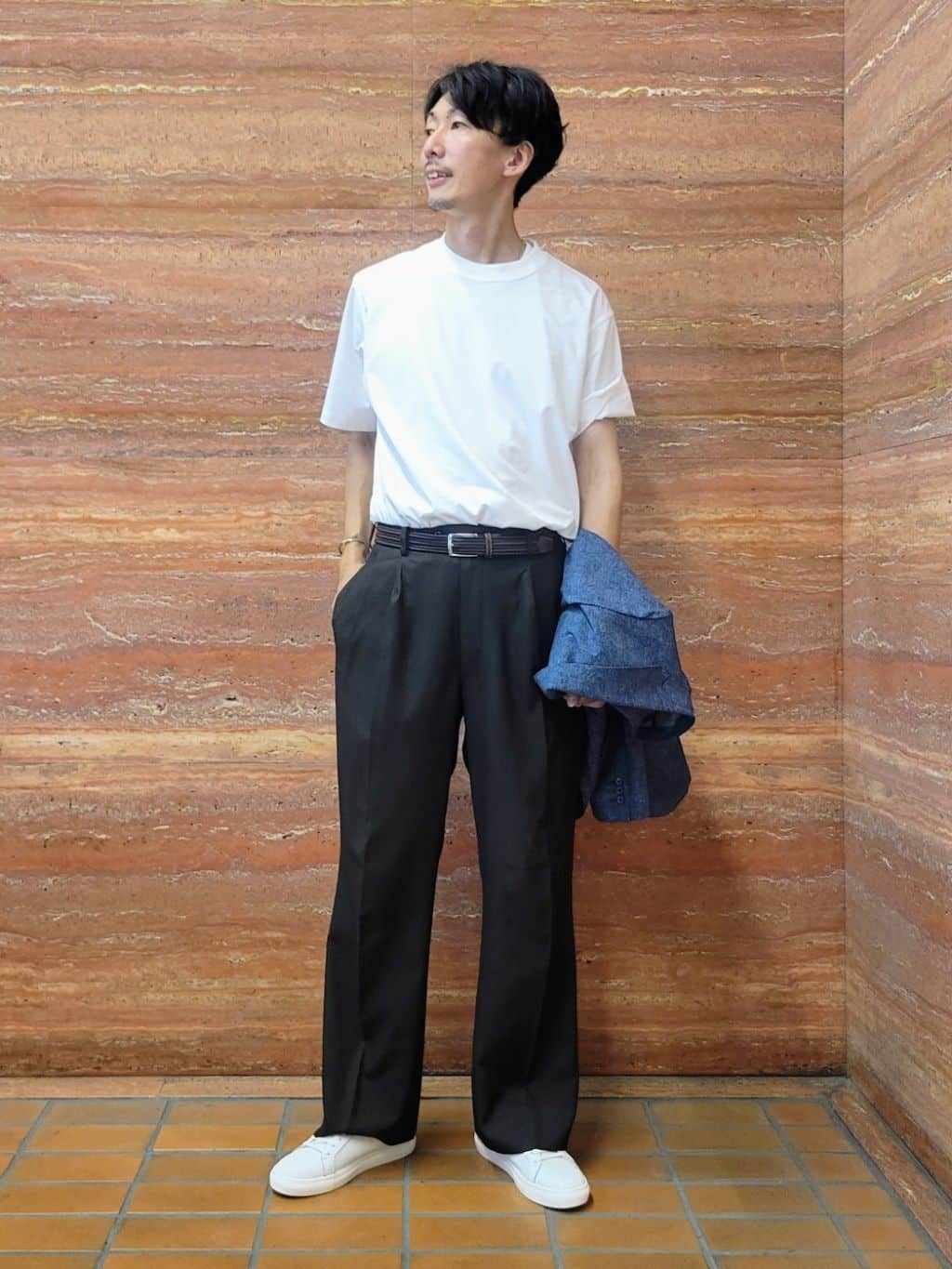 piroyaさんの「TAKEO KIKUCHI｜【抗菌防臭／5サイズ展開】ハイゲージポンチ Tシャツ」を使ったコーディネート