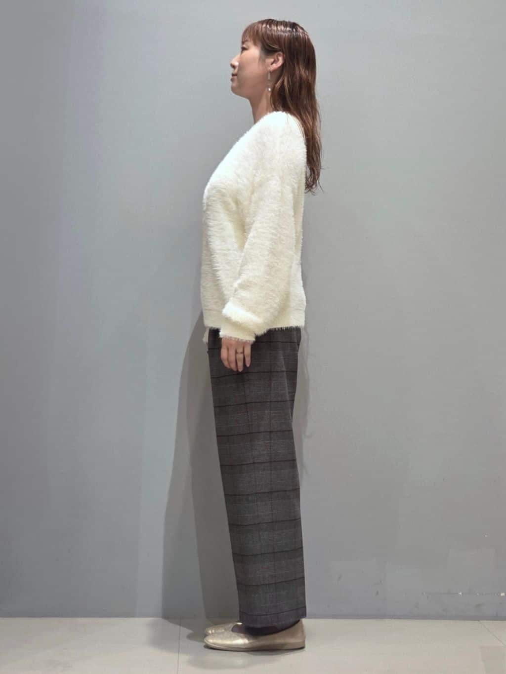 みりんさんの「THE SHOP TK｜【華やかで柔らか】ふわふわフェザーニット/洗える・前後2WAY」を使ったコーディネート