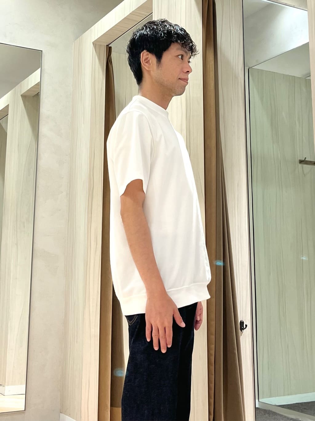 URAさんの「TAKEO KIKUCHI｜【抗菌防臭／5サイズ展開】ハイゲージポンチ Tシャツ」を使ったコーディネート