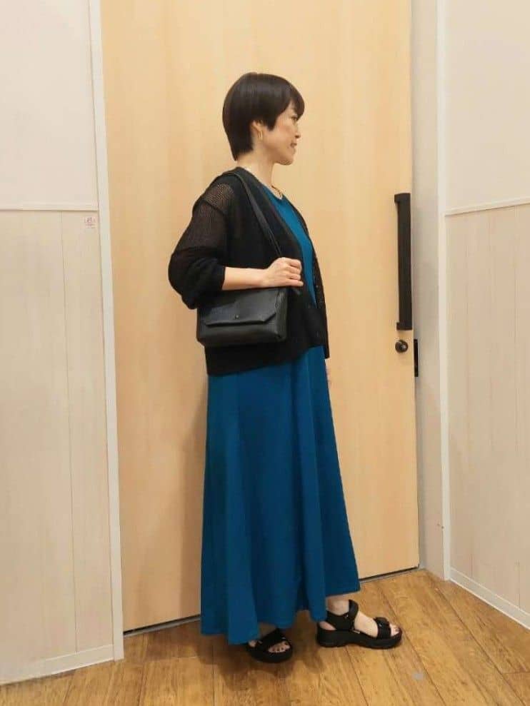 Kさんの「SHOO･LA･RUE｜【S-LL/ひんやり】切替ラインですっきりと 1枚で着られるロングワンピース」を使ったコーディネート