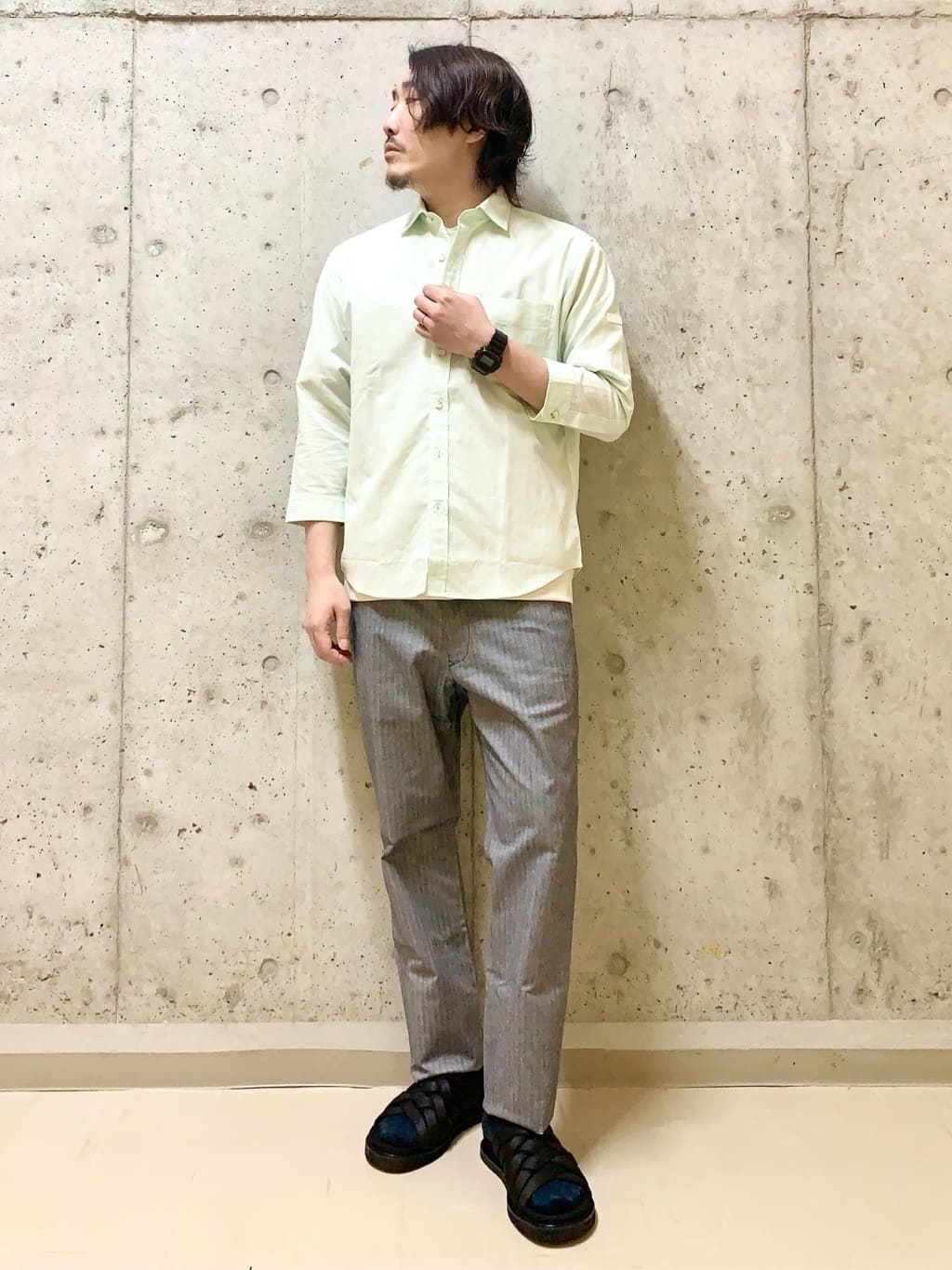 木村剛さんの「TAKEO KIKUCHI｜【Made in JAPAN】播州織 ヘリンボン ストレート パンツ」を使ったコーディネート
