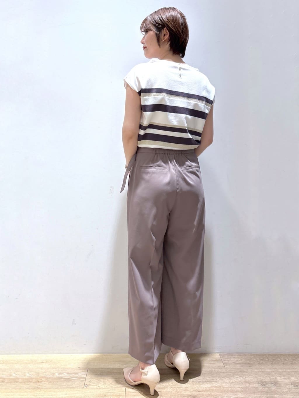 mizukiさんの「index｜ラップストレートパンツ【接触冷感／抗ピル／洗濯機洗い可／イージーアイロン】」を使ったコーディネート
