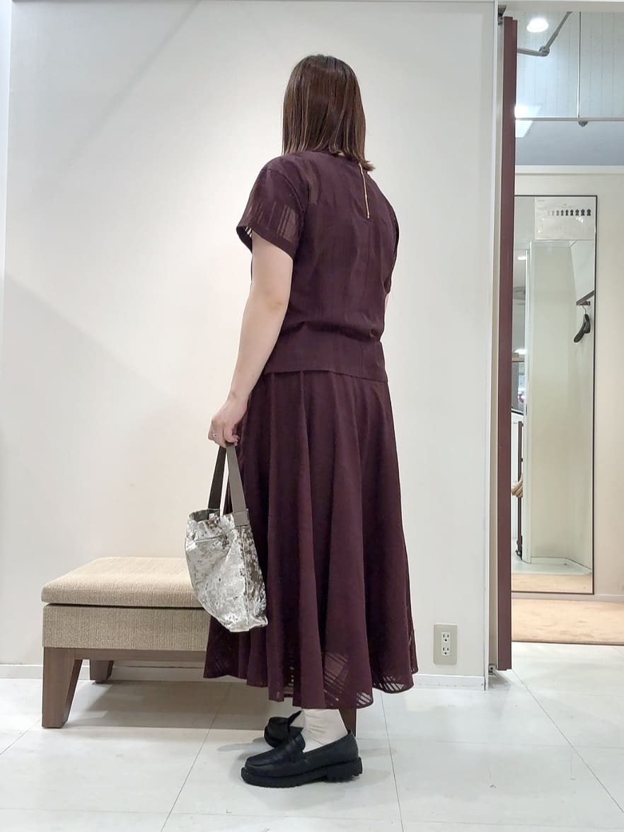 YUIさんの「UNTITLED｜【セットアップ可/エレガント】シアーチェックTブラウス」を使ったコーディネート