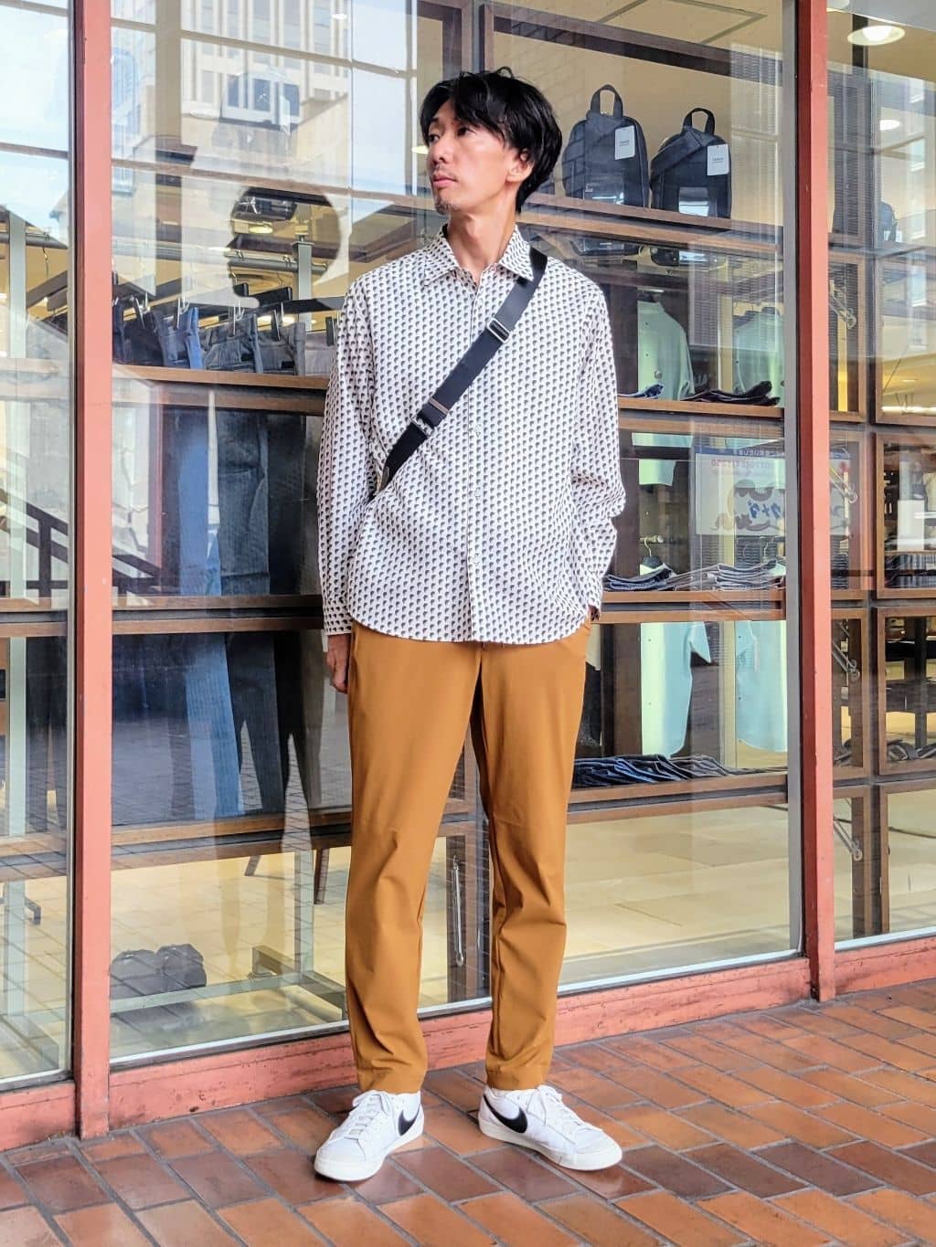 piroyaさんの「TAKEO KIKUCHI｜ボーラーハット柄 長袖シャツ」を使ったコーディネート