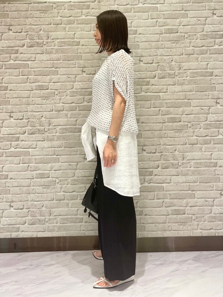 Mikoさんの「INDIVI｜◆【洗える／ドット柄／凹凸素材】プリーツデザインブラウス」を使ったコーディネート