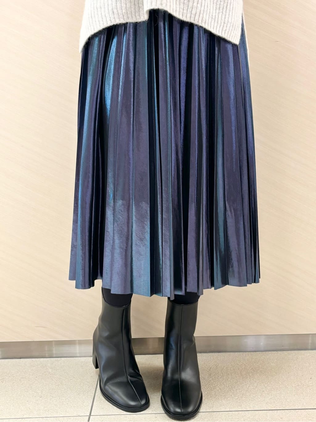 Rinaさんの「DRESSTERIOR｜【インナー使いに最適/しっとり暖かな吸湿発熱素材】タートルネックプルオーバー」を使ったコーディネート