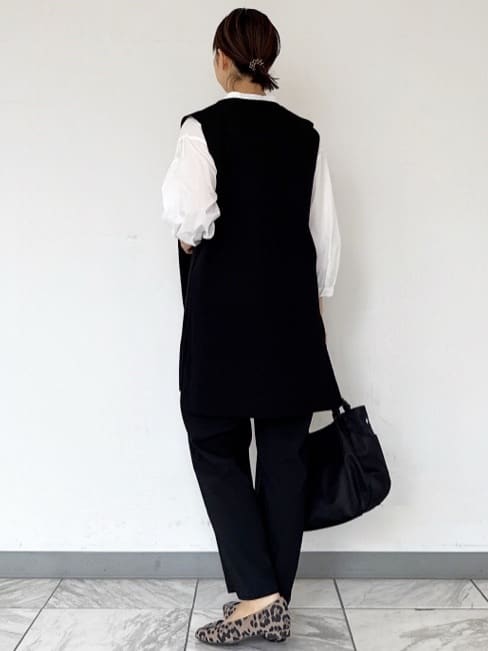 nekoさんの「Reflect｜【程よいゆとり感／体型カバー】ピンタックデザインシャンブレーブラウス」を使ったコーディネート
