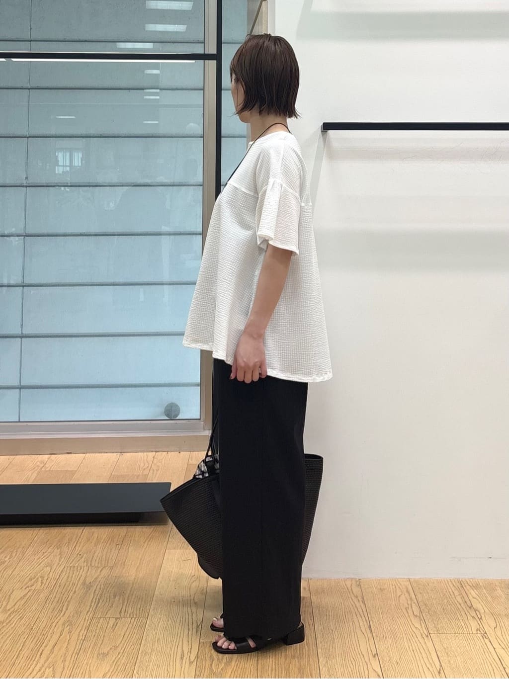asamiさんの「INDIVI｜【洗える／UVケア／SETUP可能】ドロストワイドパンツ」を使ったコーディネート