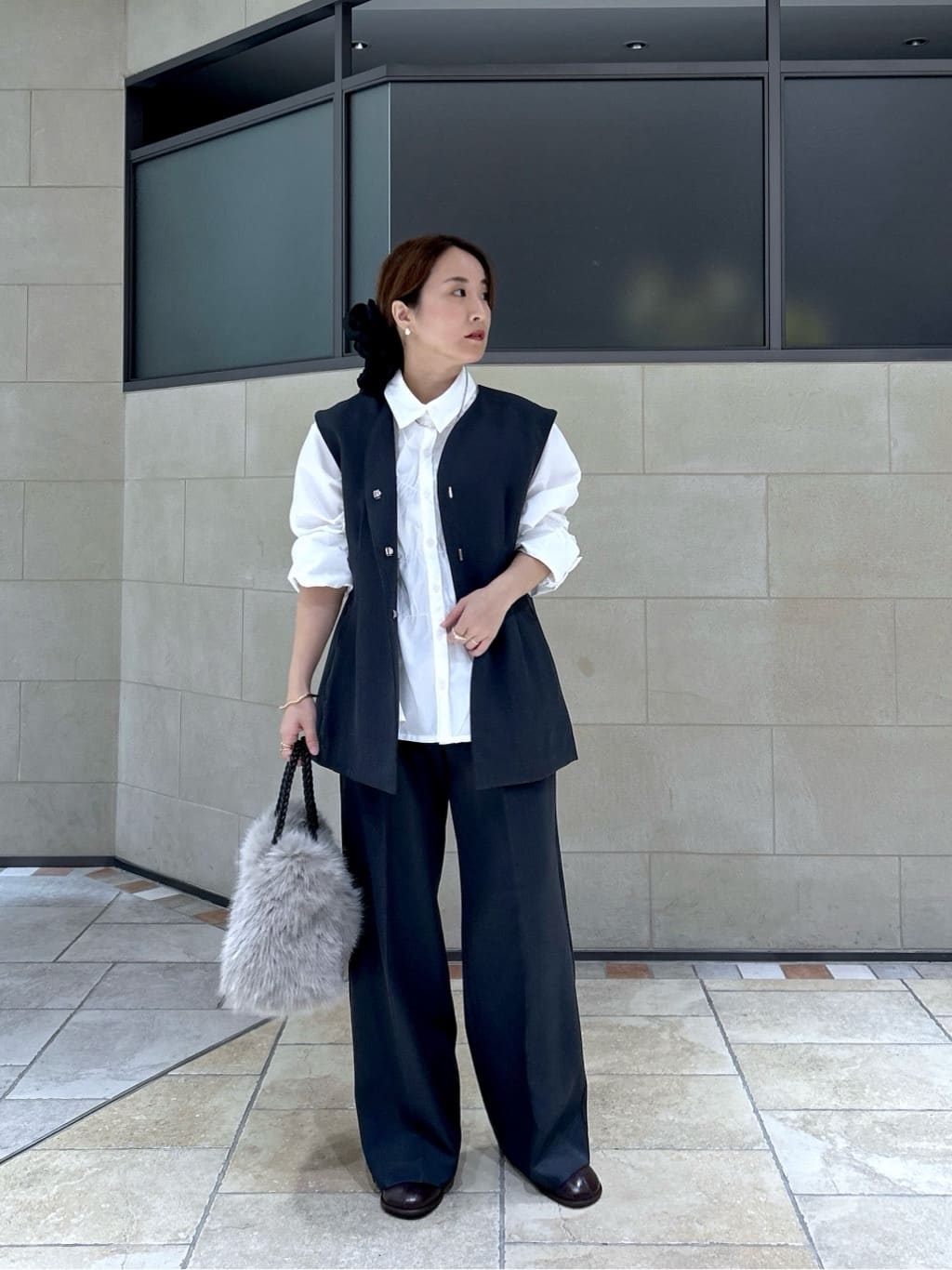 よねさんの「INDIVI｜【セットアップ対応】ウーステッドライクジレジャケット」を使ったコーディネート