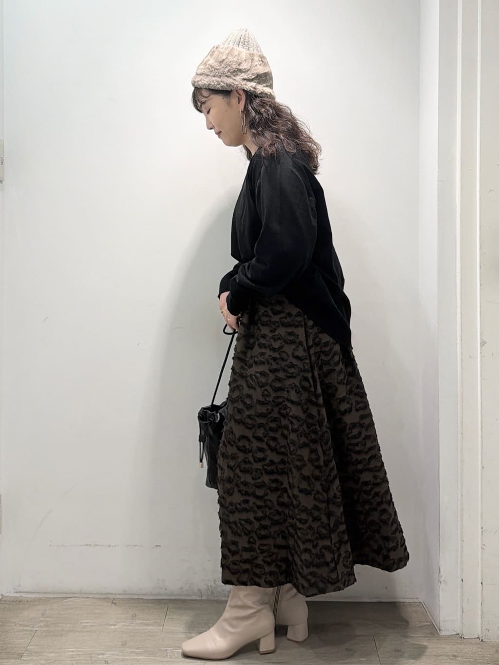 sumicaさんの「OPAQUE.CLIP｜リラクシーVネックニット【洗濯機洗OK】《6col》」を使ったコーディネート
