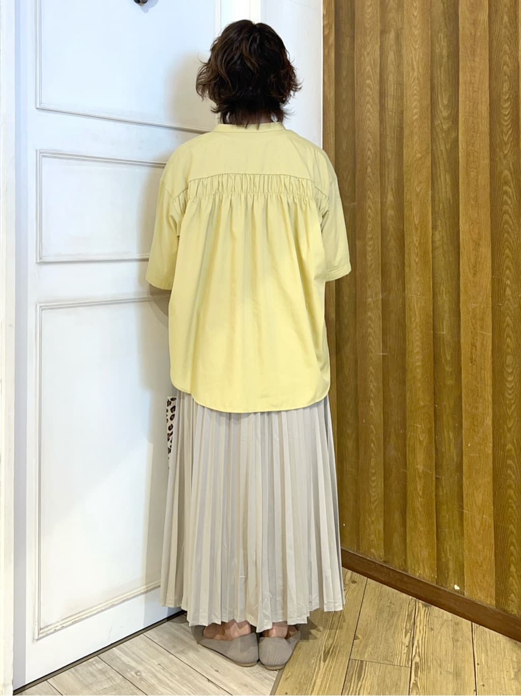 yuriyuriさんの「SHOO･LA･RUE｜【S-LL/洗濯後しわになりにくい】バックギャザーがアクセント スッキパーブラウス」を使ったコーディネート