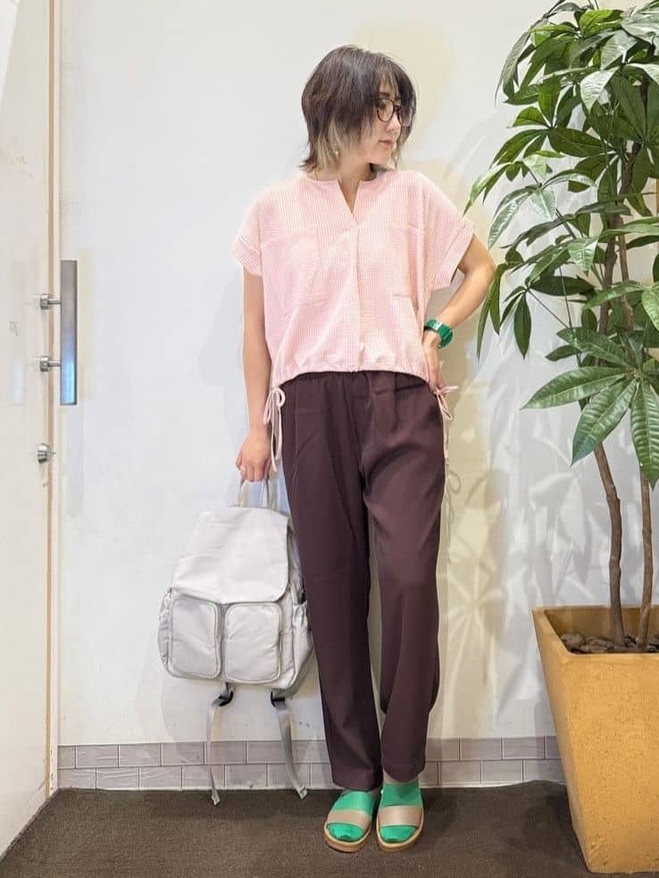 misakiさんの「SHOO･LA･RUE｜【洗える/S-LL】シルエット変化を楽しめる サッカーストライプ柄スキッパートップス」を使ったコーディネート