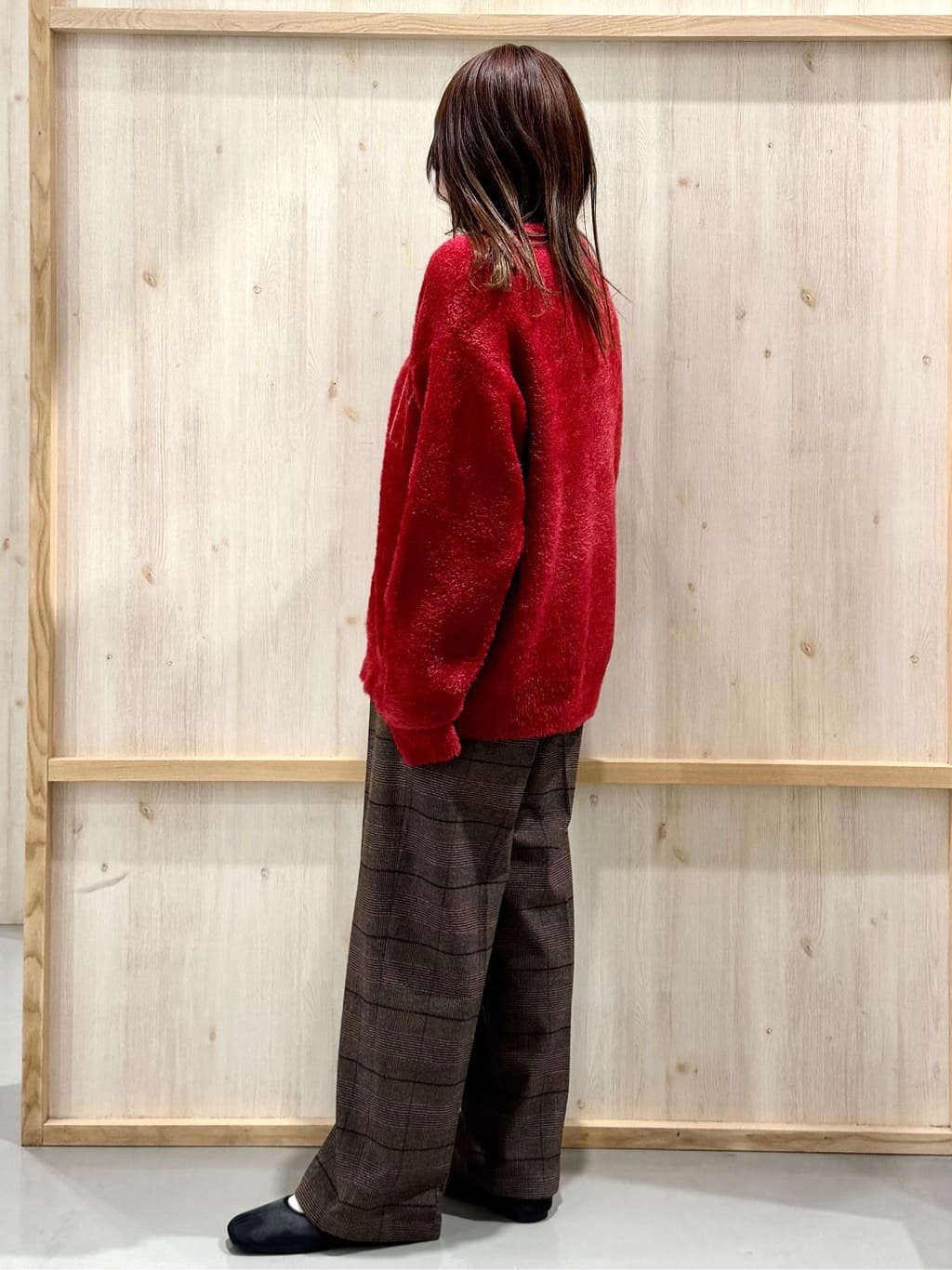 nanaさんの「THE SHOP TK｜ベルベットフェザー ロゴニットプルオーバー」を使ったコーディネート