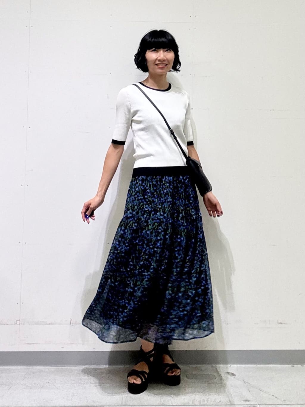 naoさんの「INDIVI｜【インナーで活躍／アンサンブル】クルーネック半袖ニット」を使ったコーディネート