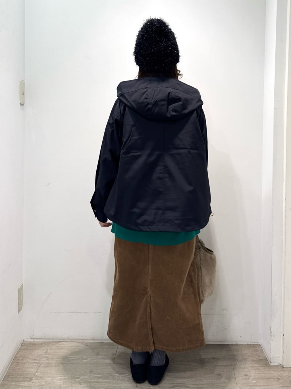 yuicciさんの「OPAQUE.CLIP｜Vネックニット／エクストラファインメリノウール【THEシリーズ／洗濯機OK】」を使ったコーディネート
