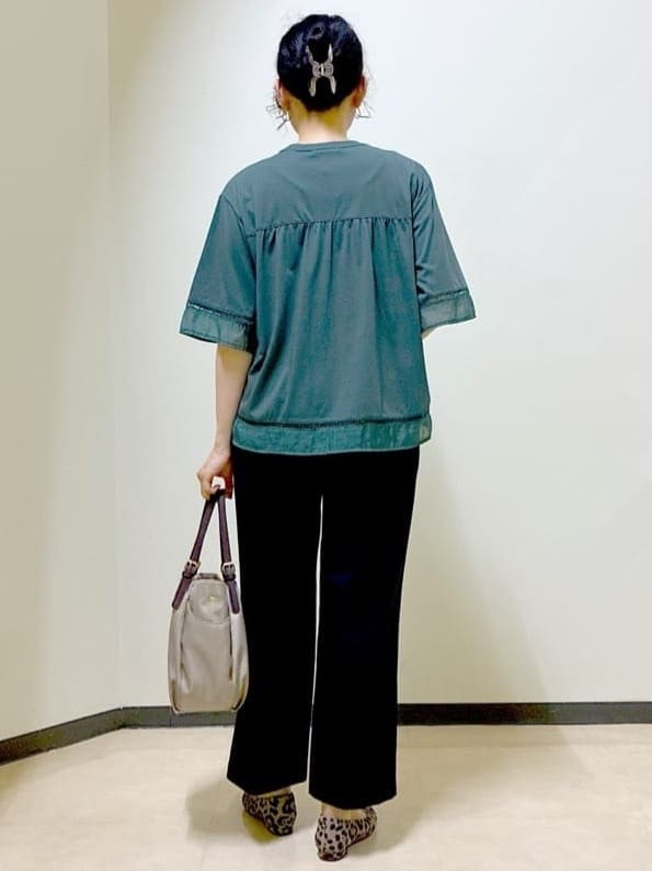  beni_gingerさんの「Reflect｜【E‐QUALITY／体型カバー】シアー&times;レースデザインプルオーバー」を使ったコーディネート
