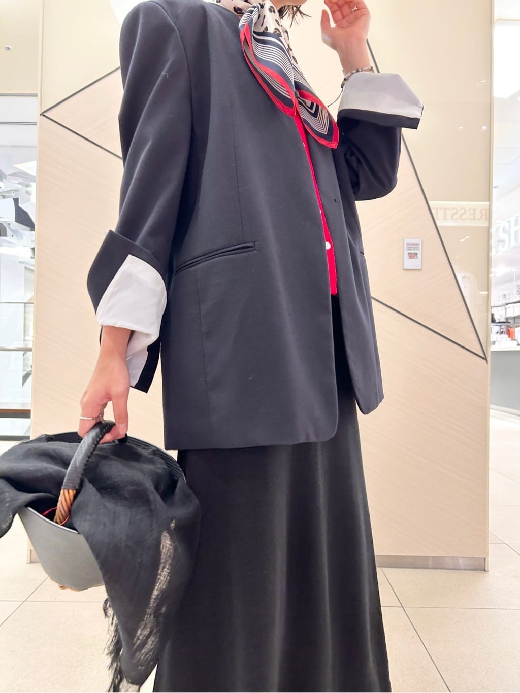 OCHIAIさんの「DRESSTERIOR｜【STORY11月号掲載】レオパードシルクスカーフ」を使ったコーディネート