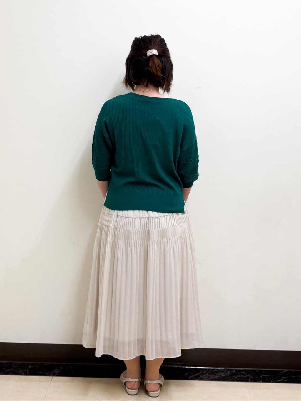 ミヨさんの「Reflect｜◆【WEB先行カラーあり】オフボディプルオーバーニット」を使ったコーディネート