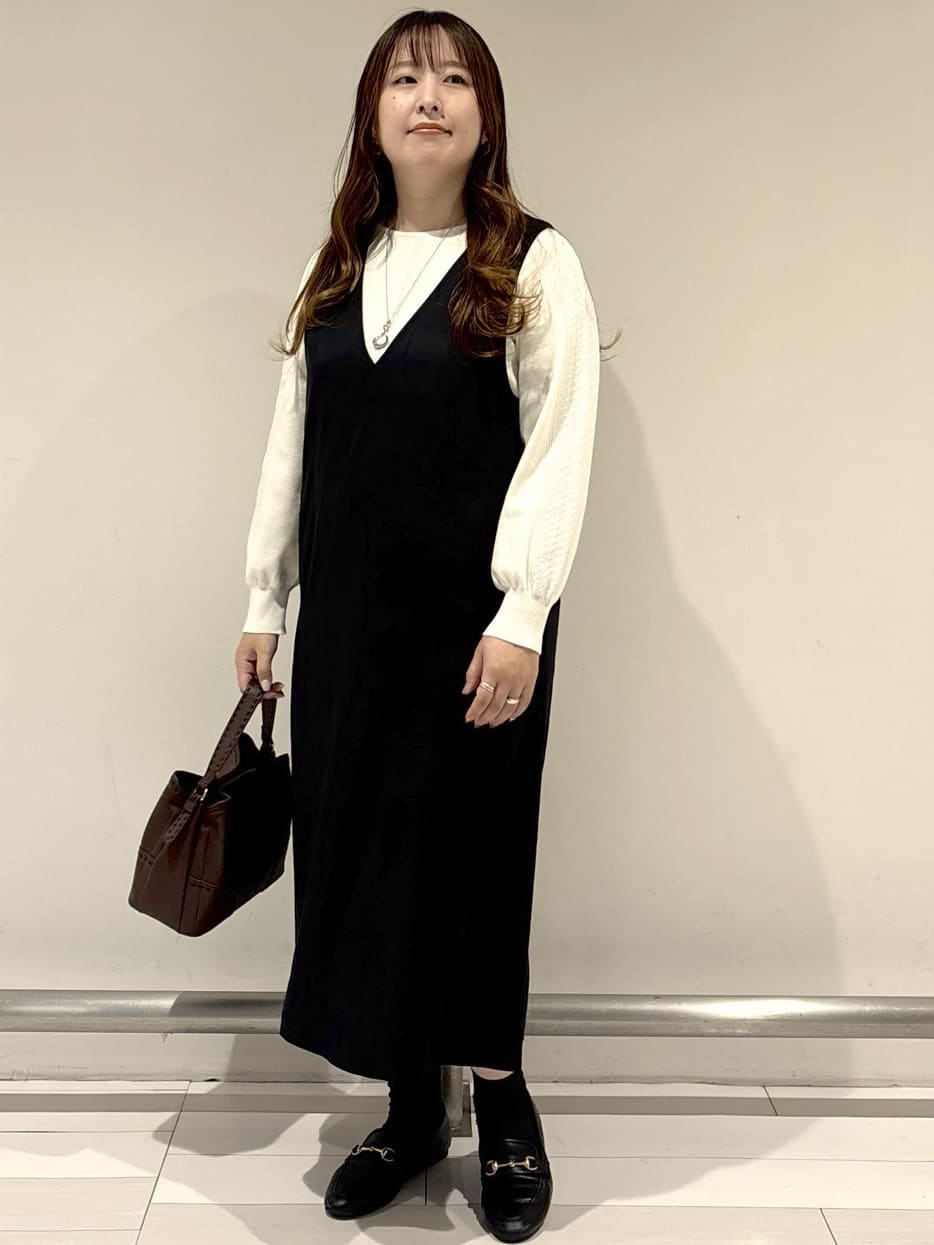 nakamuraさんの「Reflect｜【すっきりシルエット】スエードライクジャンパースカ―ト」を使ったコーディネート