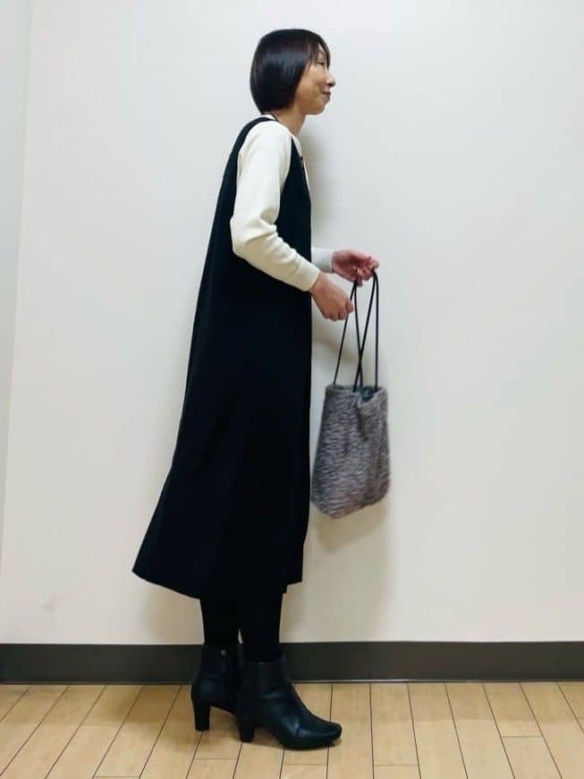 Riiさんの「Reflect｜【すっきりシルエット】スエードライクジャンパースカ―ト」を使ったコーディネート